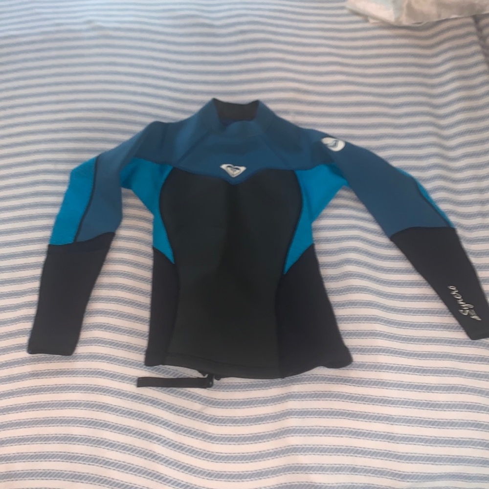 Syncro wetsuit top. Womens 36. Fits like tight small. EUC.
